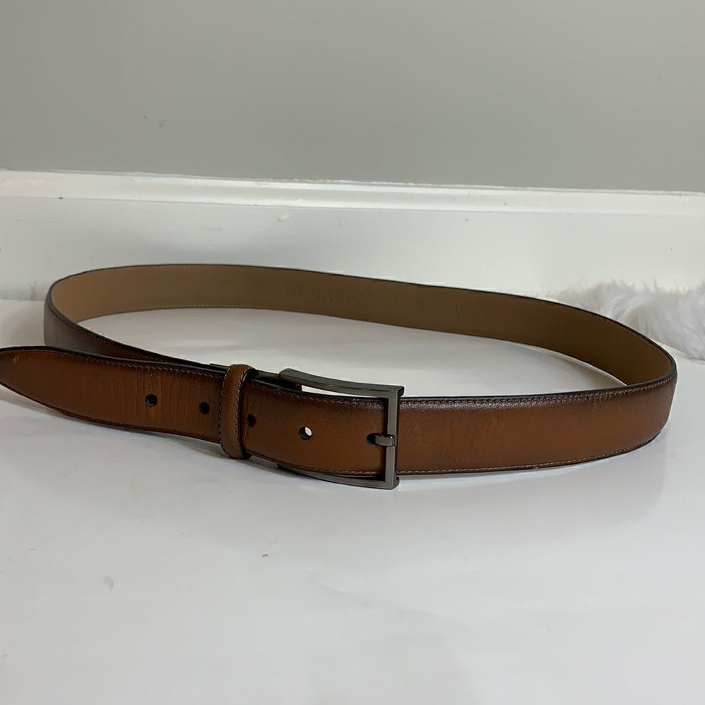 Dockers brown stitched genuine leather belt, size 38.